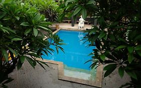 Kerti Beach Bungalow And Restaurant