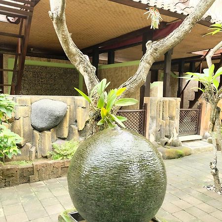 Kerti Beach Bungalow And Restaurant Padangbai  Exterior photo